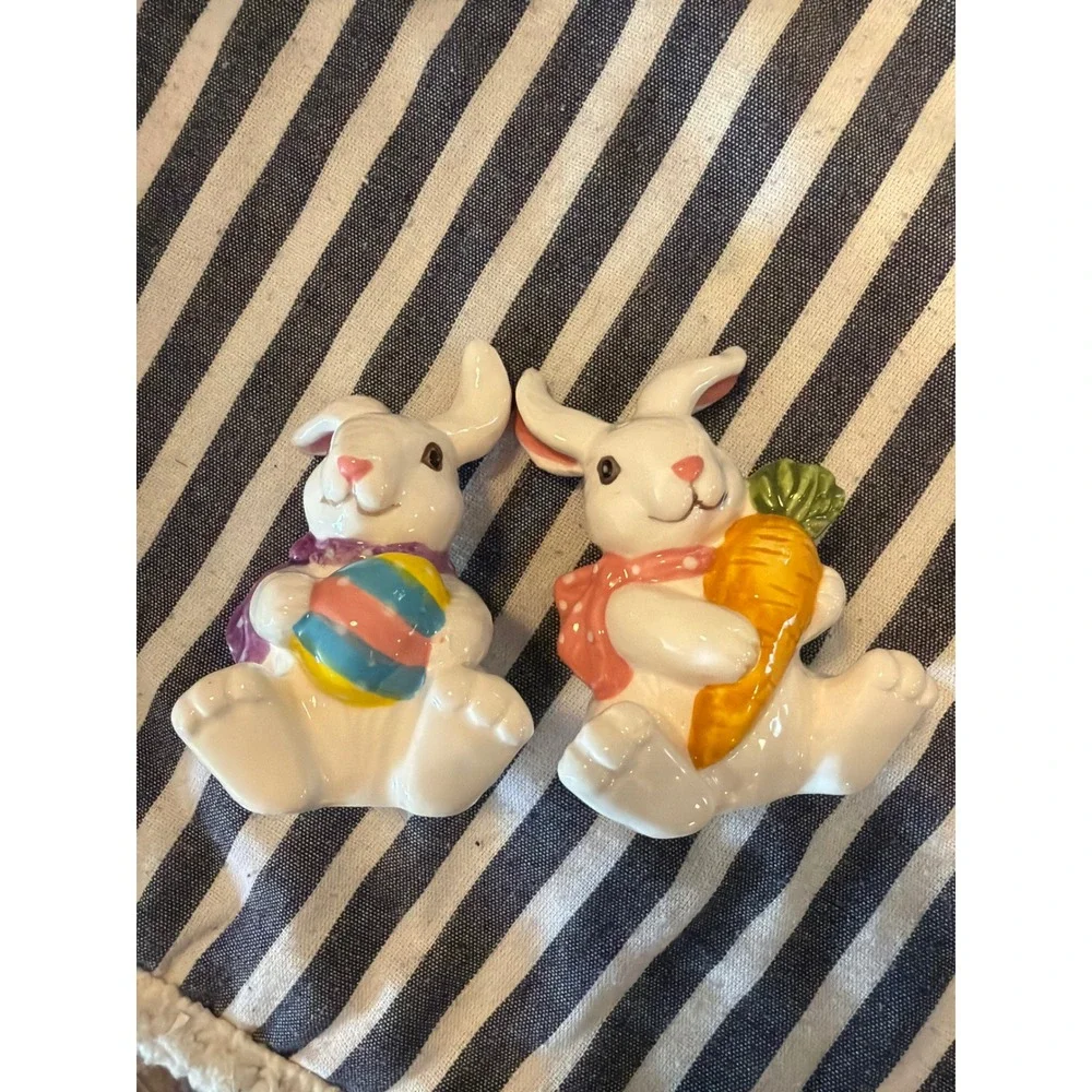 Easter Bunny Salt and Pepper Shakers Ceramic White Rabbit Egg Carrot Set